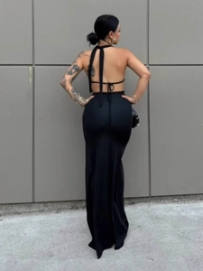 Abito lungo nero sexy con scollo all'americana, schiena scoperta e dettagli stringati