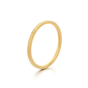Minimalistischer Ring aus 18K vergoldetem Edelstahl mit eleganter matter Oberfläche