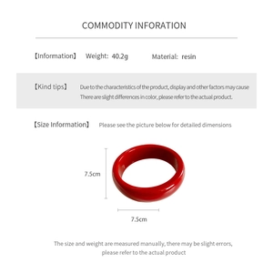 Dimensions détaillées du bracelet rond en résine rouge avec diamètre extérieur de 7,5 cm