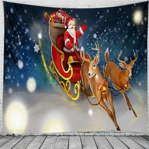 Detail van kerstwandkleed met de kerstman en rendierslee tegen een winterse sterrenhemel