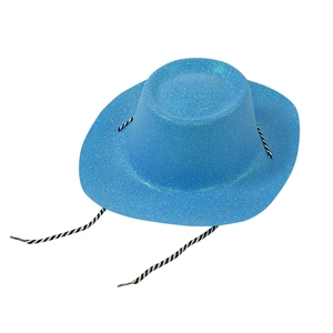 Detail eines blauen Glitzer-Cowboyhuts mit gestreiftem Kinnriemen für Party und Bühne