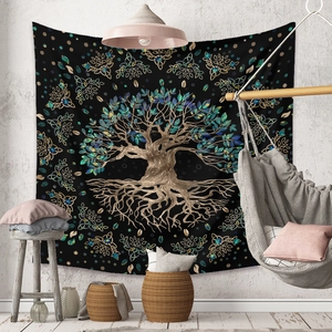 Tenture bohème Arbre de Vie avec canopée bleue et nœuds celtiques dorés sur le mur