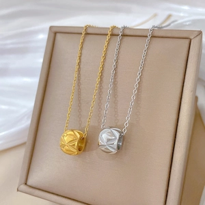 Stainless Steel Necklace For Women Elegant Quilted Rhombus Pattern Cylinder Pendant Clavicle Chain Minimalist Jewelry
