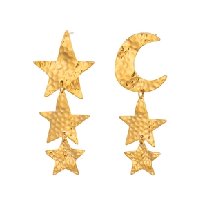 Asymmetric hammered gold star and moon earrings in stainless steel with 18K plating