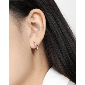 Minimalist S925 sterling silver hoop earrings with irregular lines on female ear