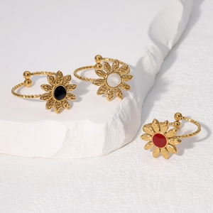 Anelli a girasole in acciaio inossidabile placcato oro 18k con centro in smalto colorato