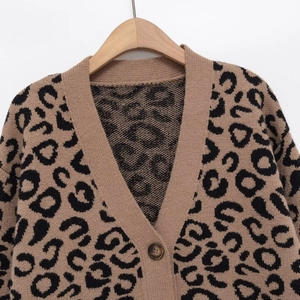 Women's V-neck leopard print knit cardigan with single button and jacquard texture