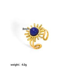 Detail of 4.0g adjustable gold ring with 8mm sun-shaped lapis stone setting