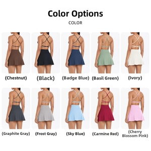 Vue détaillée du dos de l'ensemble brassière et jupe de sport en dix coloris variés
