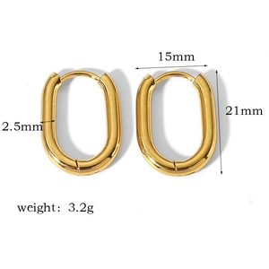 Détail de boucles d'oreilles ovales dorées 15mm x 21mm avec dimensions et poids de 3,2g