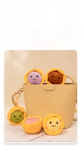 Pendentifs fleurs en peluche avec sourires en cinq couleurs sur un sac à main
