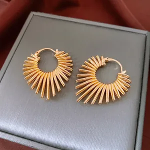 Sunburst Radial Line Heart Shaped Hoop Earrings Copper Geometric Exaggerated Western Fashion Trendy Niche Jewelry For Women