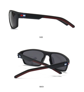 Vues de côté et de dessus de lunettes de soleil TR noir mat avec rayures tricolores