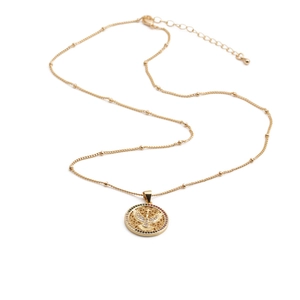 Collier doré avec pendentif colombe de la paix, pierres colorées et chaîne perles