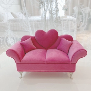 Pink velvet heart-shaped miniature sofa jewelry box with silver metal legs for dolls
