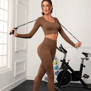 Nahtloses braunes Yoga-Set für Damen mit V-Ausschnitt-Oberteil und High-Waist-Leggings