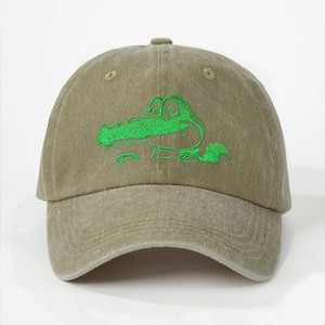 Berretto da baseball in cotone lavato verde oliva con ricamo a coccodrillo verde
