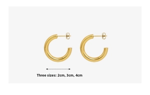 Detailed view of 18K gold plated C-shaped hoop earrings in 2cm, 3cm, and 4cm sizes