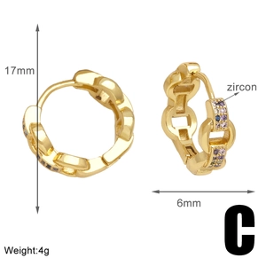 Détails de boucles d'oreilles dorées de 17mm avec zircons colorés et dimensions réelles