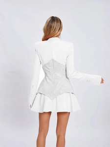 Abito blazer bianco a maniche lunghe con pannello posteriore di paillettes argento