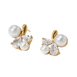 Boucles d'oreilles en acier 316 avec deux perles blanches et zircons en forme de goutte