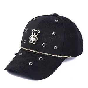 Casquette de baseball en jacquard noir avec pendentif ours en strass et perles pour femme