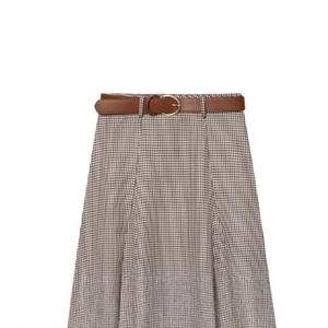 Jupe midi pied-de-poule chic à taille haute avec ceinture en similicuir marron