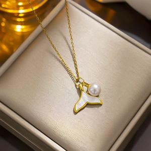18K gold plated titanium steel necklace with mother of pearl fishtail and white pearl