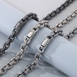 Vintage hammered texture titanium steel bracelets with rectangular clasp in silver tones