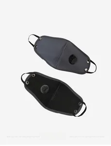 Vue détaillée du masque respirant gris avec valve et doublure intérieure douce