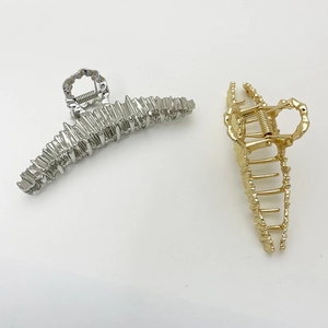 Irregular Pleated Metal Hair Claw Clip Large Textured Alloy Shark Clip Fashion Hair Accessories For Women Gold Silver