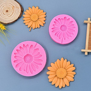 Moule en silicone marguerite rose pour bijoux DIY avec modèles de fleurs jaunes réalistes