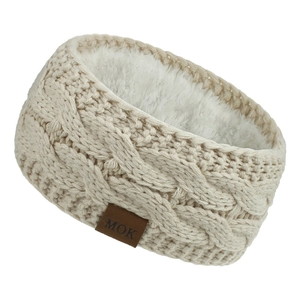 Vue détaillée du bandeau tricoté beige avec une doublure chaude en fausse fourrure