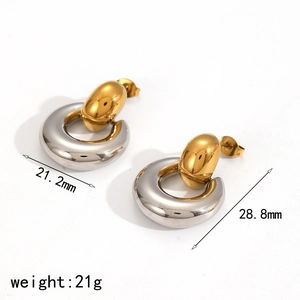 Boucles d'oreilles géométriques bicolores en acier avec dimensions 21,2mm x 28,8mm et 21g