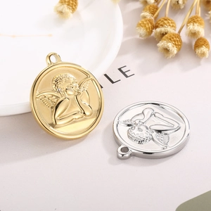 Pendentifs cœur Cupidon en acier poli doré et argenté avec motif ange en relief