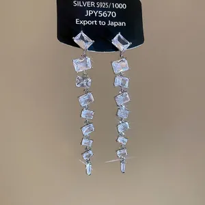 Eleganti orecchini pendenti in argento S925 con zirconi cubici quadrati scintillanti