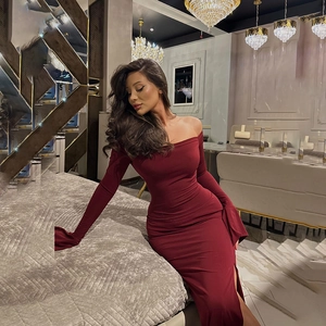 Robe Maxi Bodycon À Épaules Dénudées Manches Longues Polyester Spandex Haute Fente Dos Lacé Élégante Soirée Femmes