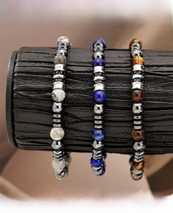 Bracelets pour hommes en œil de tigre et lapis avec des perles en métal décorées
