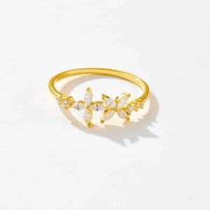 Golden S925 sterling silver ring with two sparkling marquise zircon flower petal motifs