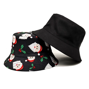 Cappelli a secchiello natalizi con Babbo Natale e stampe festive in nero e colorato