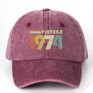 Berretto da baseball vintage 1974 in cotone lavato rosso retrò con strisce arcobaleno