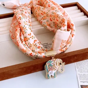Collier Écharpe En Satin Florale Pendentif Éléphant Longue Chaîne De Pull Avec Strass Fausses Künstliche Perles Bijoux Femmes