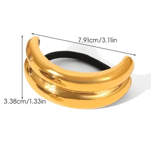 Détail de l'anneau de cheveux géométrique doré montrant 7,91cm de diamètre et dimensions