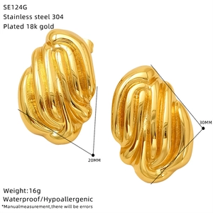 Technical specs of 18k gold plated braided stud earrings with 20x30mm dimensions