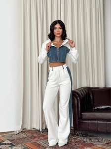 Ensemble deux pièces blanc pour femme avec sweat à capuche court en jean et pantalon large