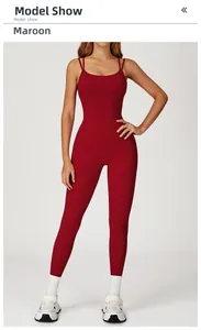 Body de yoga rouge jujube ajusté avec fines bretelles et coupe ergonomique fluide