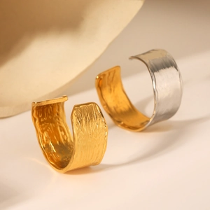 18K gold plated stainless steel open ring set with unique hammered texture for women