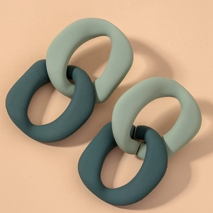 Minimalist geometric acrylic chain drop earrings with contrast color interlocking rings