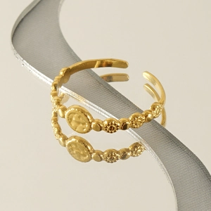 Adjustable 18k gold plated stainless steel open ring with vintage floral engraving
