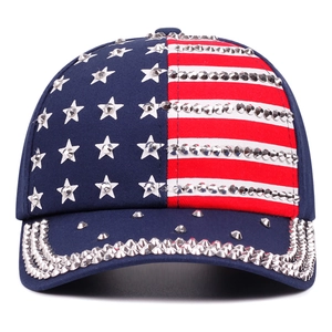 Casquette de baseball drapeau américain avec strass argentés et détails punk cloutés